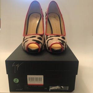 Giuseppe Zanotti Peep Toe Pumps (38)